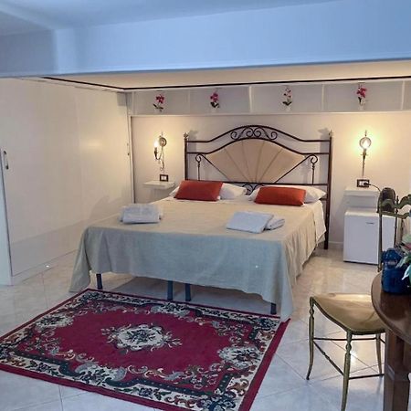 Beb Boreale Hotel เนเปิลส์ ภายนอก รูปภาพ