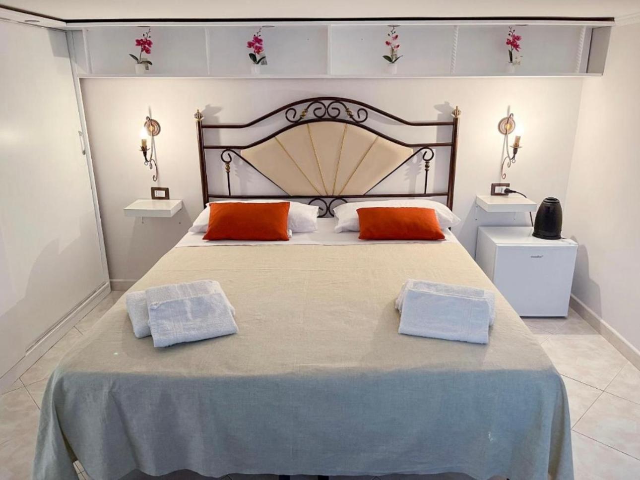 Beb Boreale Hotel เนเปิลส์ ภายนอก รูปภาพ
